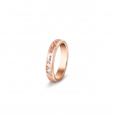 VAN CLEEF ARPELS TOUJOURS SIGNATURE ETOILES WEDDING BAND, 4 MM VCARP7RF00